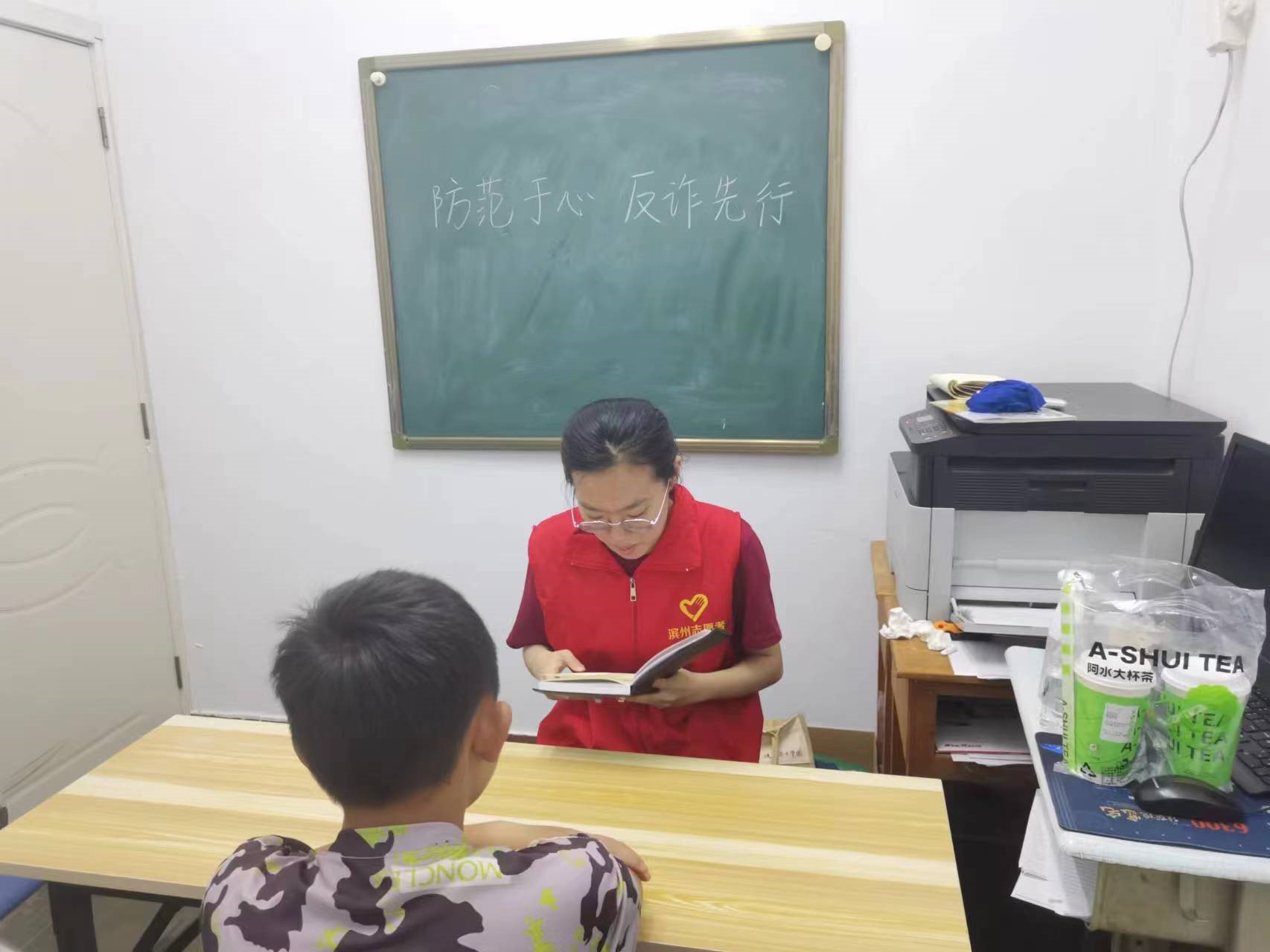 曲園學子社會實踐：法律知識進社區(qū)，普法宣傳暖民心