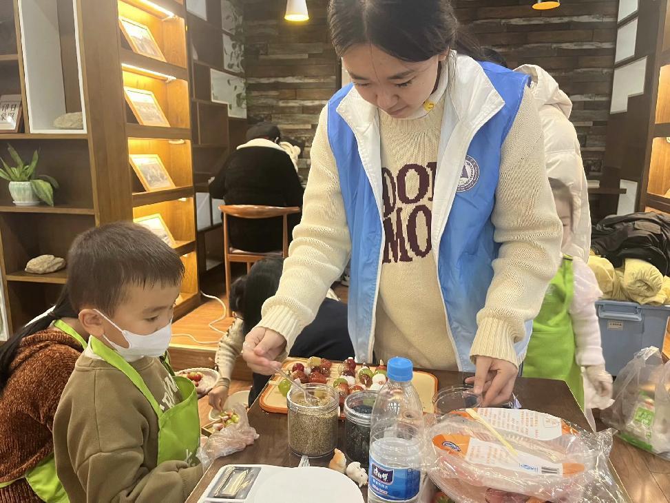 甜蜜“串”播文化，樂享童趣“食”光