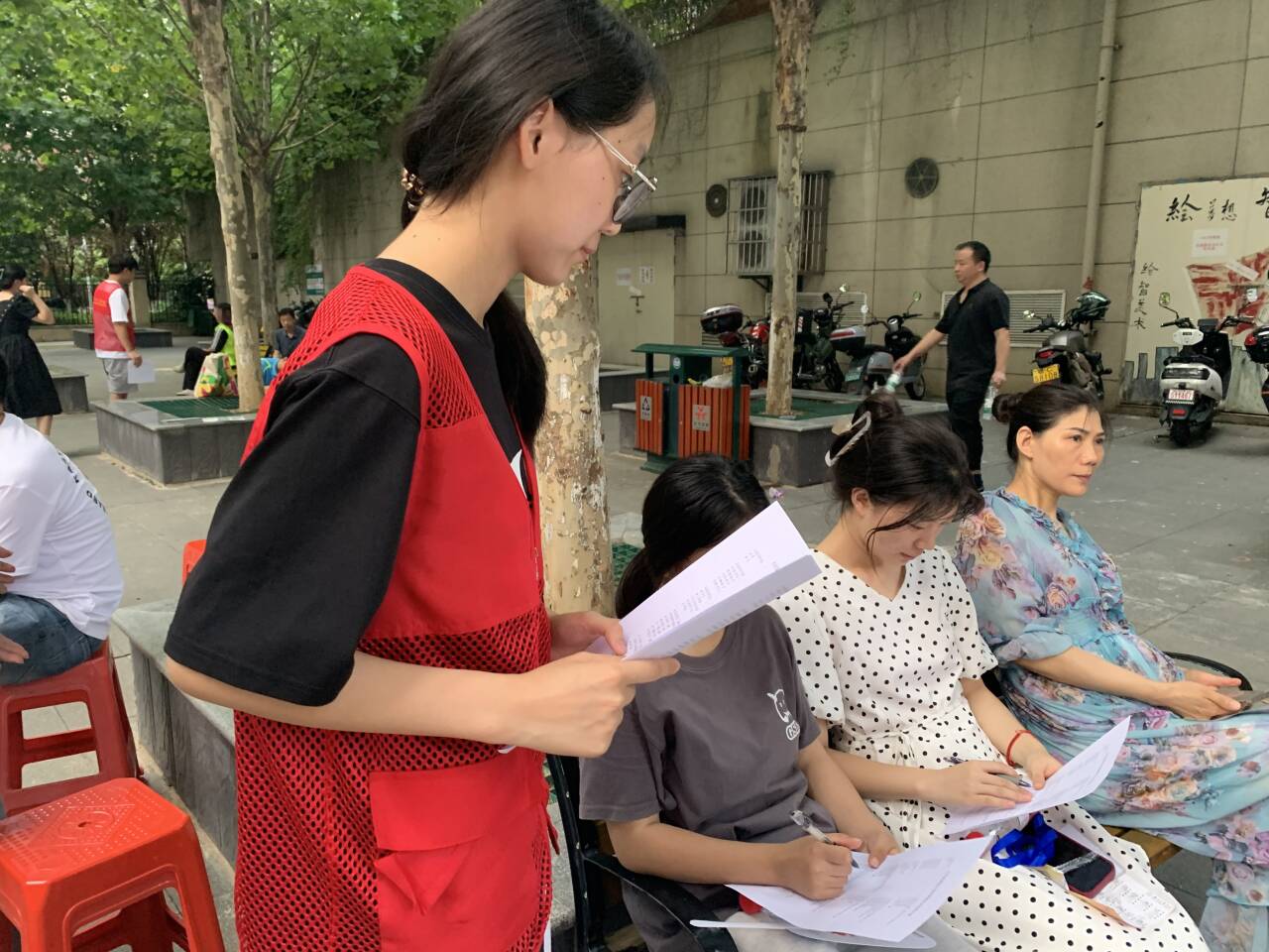 湖北學(xué)子三下鄉(xiāng)：開(kāi)展“愛(ài)水護(hù)水”問(wèn)卷調(diào)查活動(dòng)，倡導(dǎo)節(jié)約用水意識(shí)