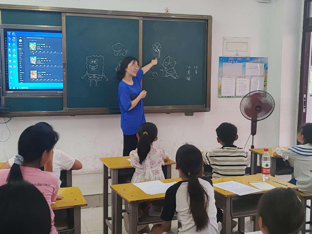 青春筑夢，知識播種。