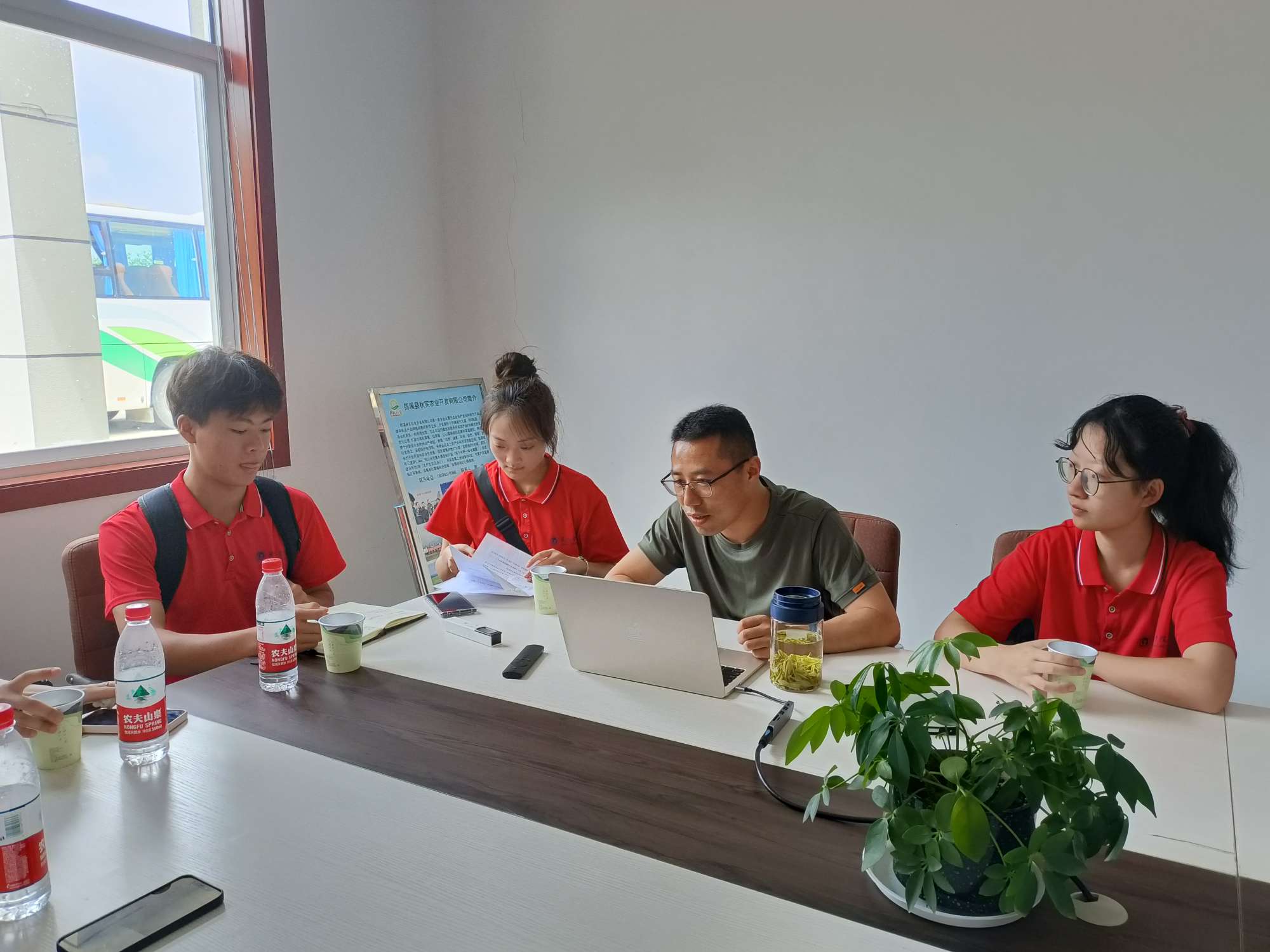 巢湖學子三下鄉(xiāng)：電商助農(nóng)在行動，青春賦能助振興