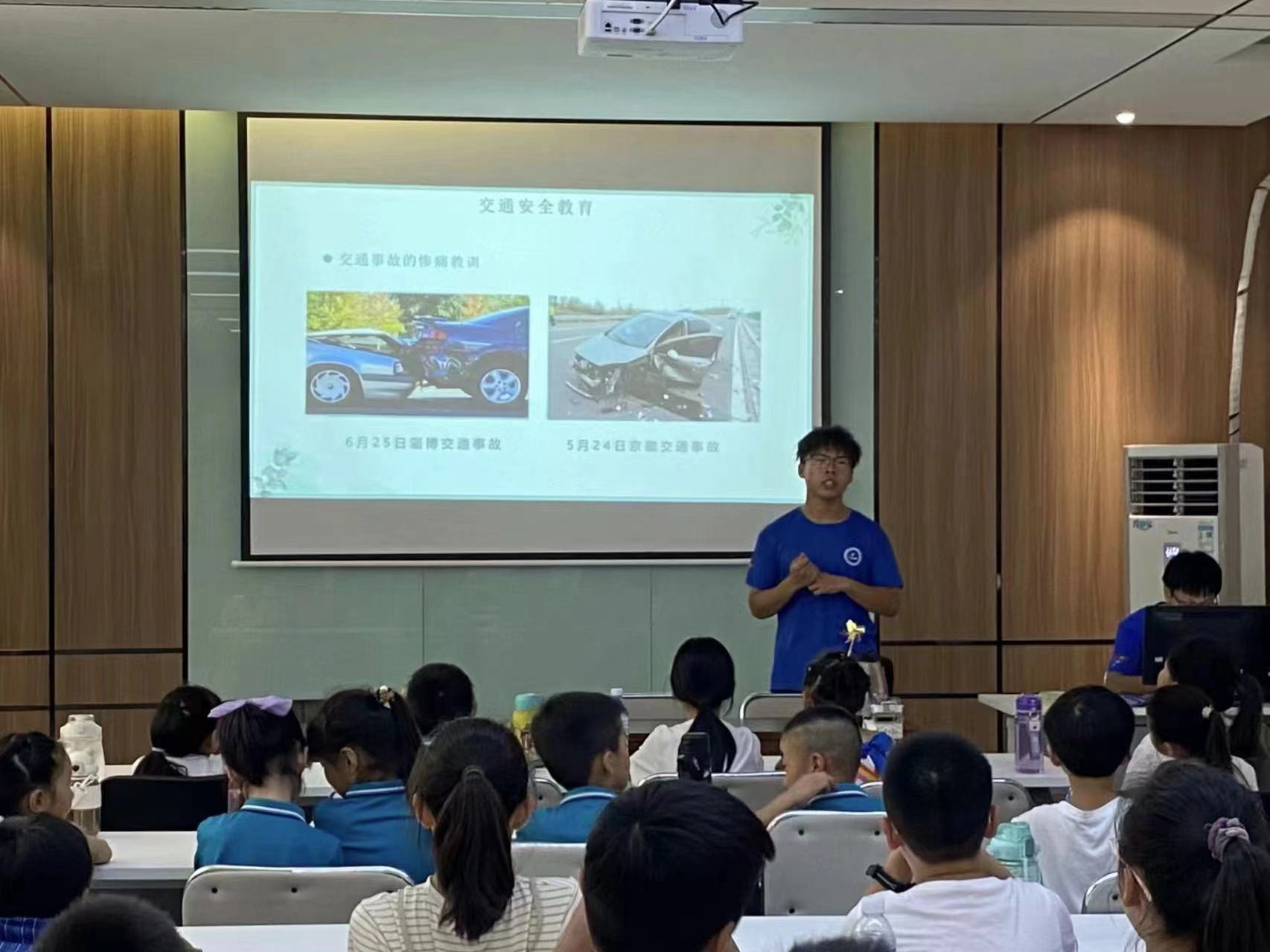 河南城建學(xué)院材料與化工學(xué)院暑期三下鄉(xiāng)：走進(jìn)德馨苑社區(qū)