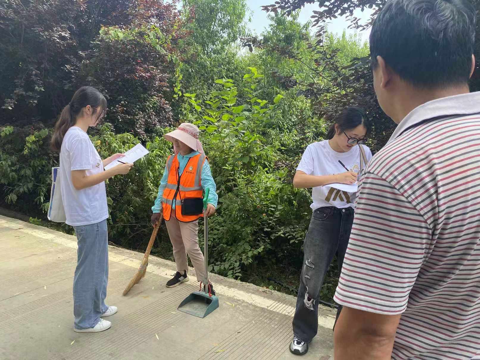 西安建筑科技大學(xué)管理學(xué)院赴小峪口村暑期社會(huì)實(shí)踐團(tuán)開(kāi)展實(shí)踐活動(dòng)