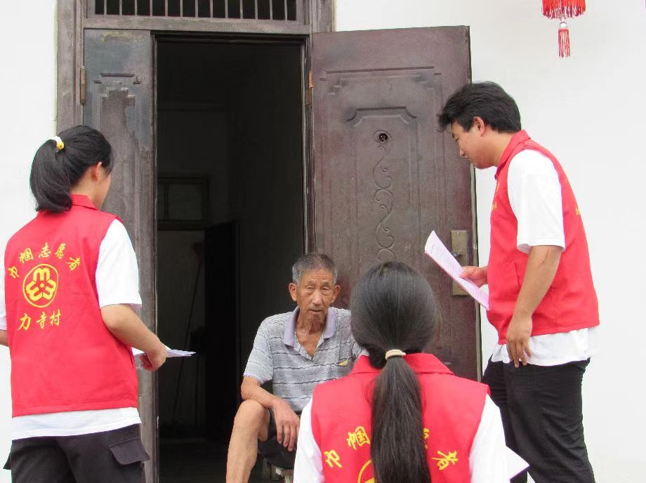 防蜱蟲知識下鄉(xiāng)，守護健康在行動：巢湖學院學子蜱蟲教育社會實踐