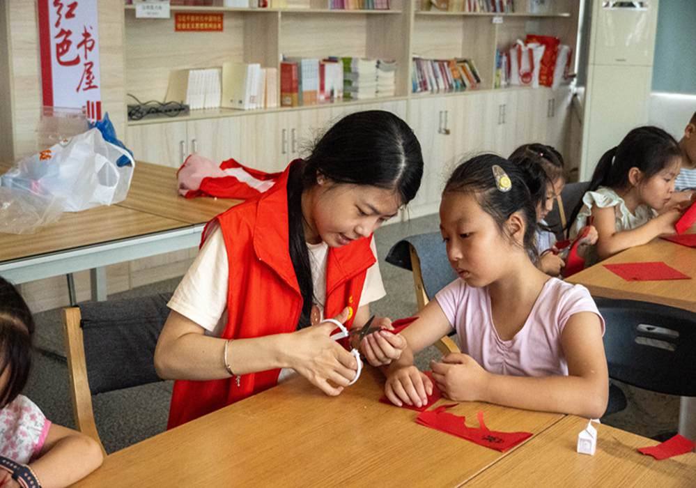 民族情暖童心夢，走進(jìn)充滿童趣的世界