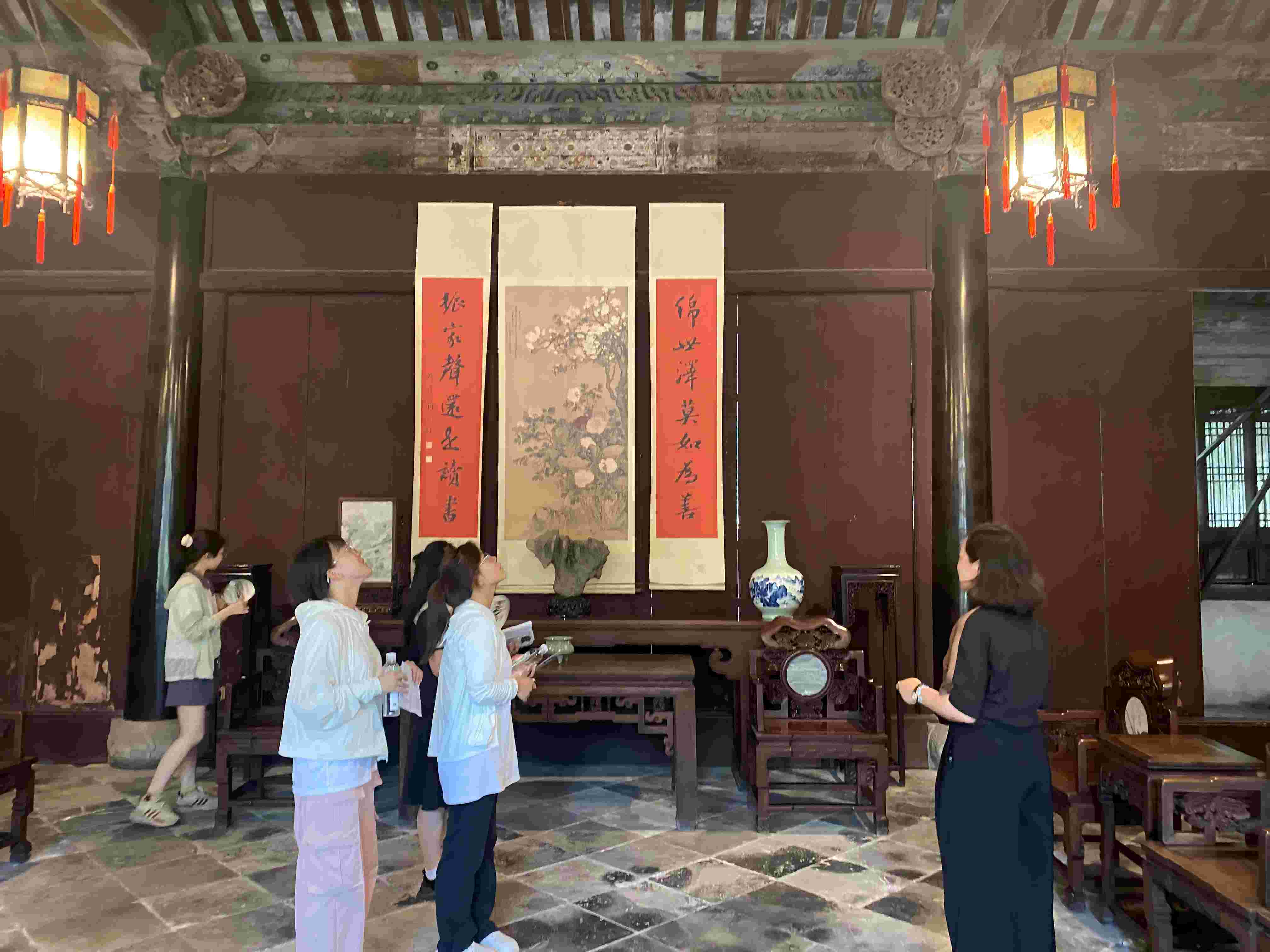 常熟理工學(xué)院清風(fēng)雅韻宣講團(tuán)在翁同龢紀(jì)念館開(kāi)展志愿講解活動(dòng)