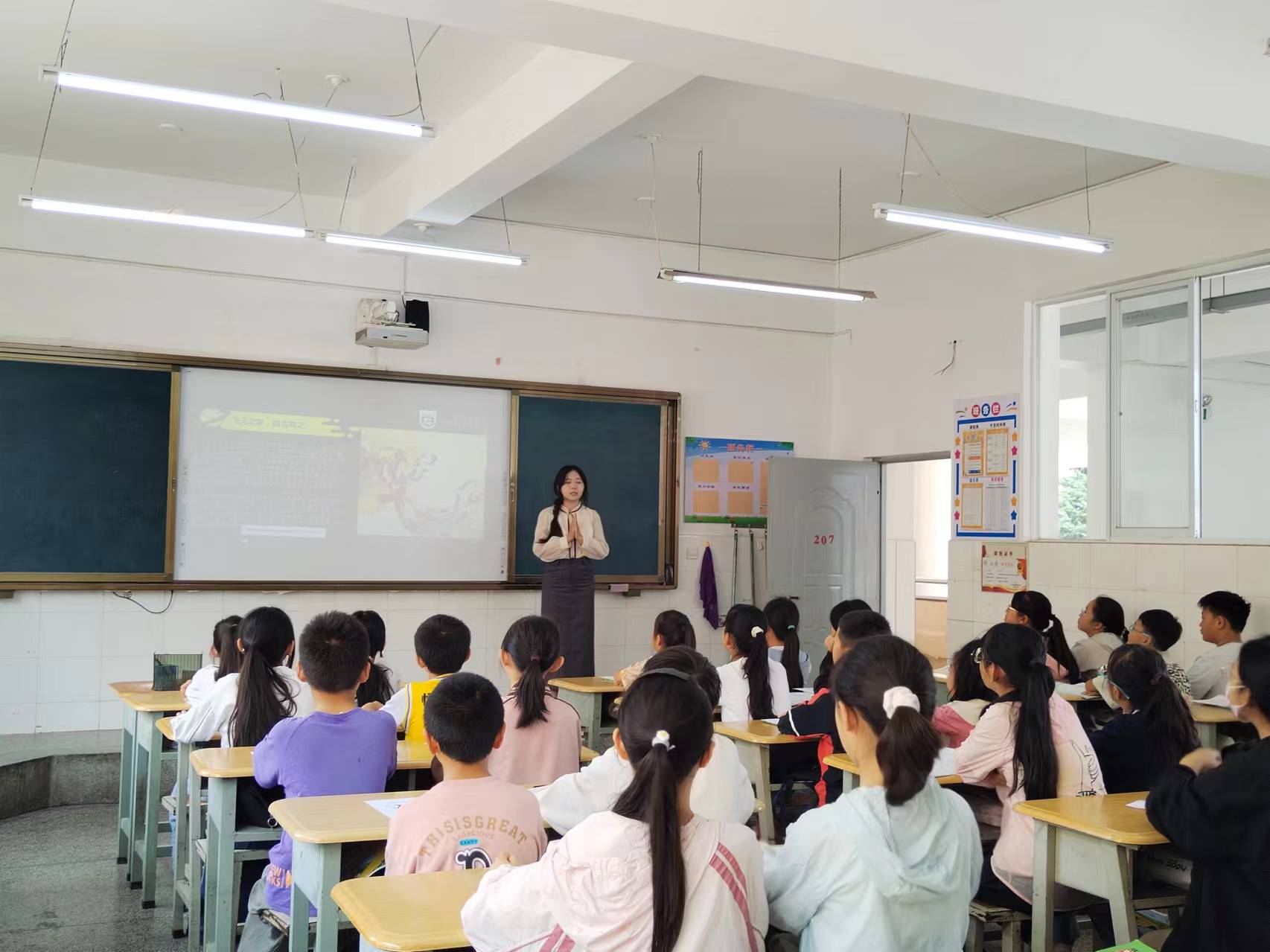 “星漢璀璨啟航夢，共赴九州科普行”航天宣講活動