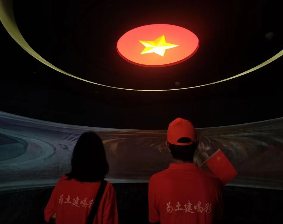 覽二七紀念館塔，學中國共產(chǎn)黨史