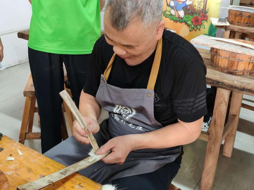 墨韻悠長，體驗非凡——“寶葫蘆”實踐團隊 走進徐華榮毛筆研學坊