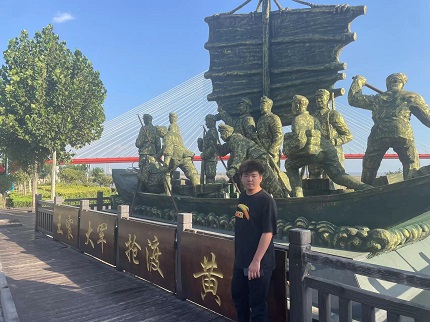  “火炬?zhèn)鞒?，紅色記憶”精神尋訪團家鄉(xiāng)紅色資源學(xué)習(xí)之